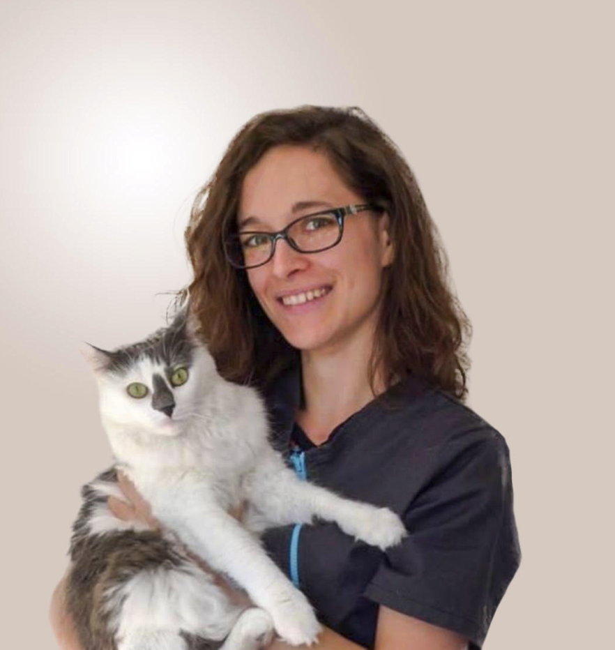 Dr LATGE Laura